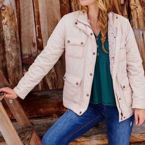 Altar'd State Jackets & Blazers - NWT Altar’d State Alpine  Quilted Puffer‎ Comfy Jacket In Champagne Size M